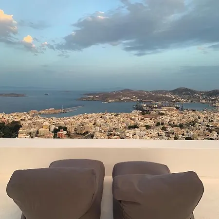 Artdecosyros Superior Holiday home *