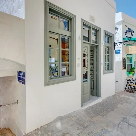 Holiday home Artdecosyros Superior Ano Syros
